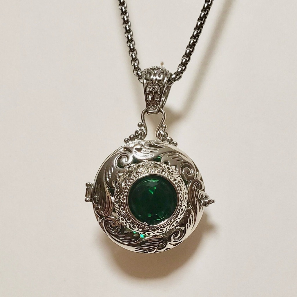 New Green Gemstone Locket Compartment Modern Retro Pendant 11 Chain 18$